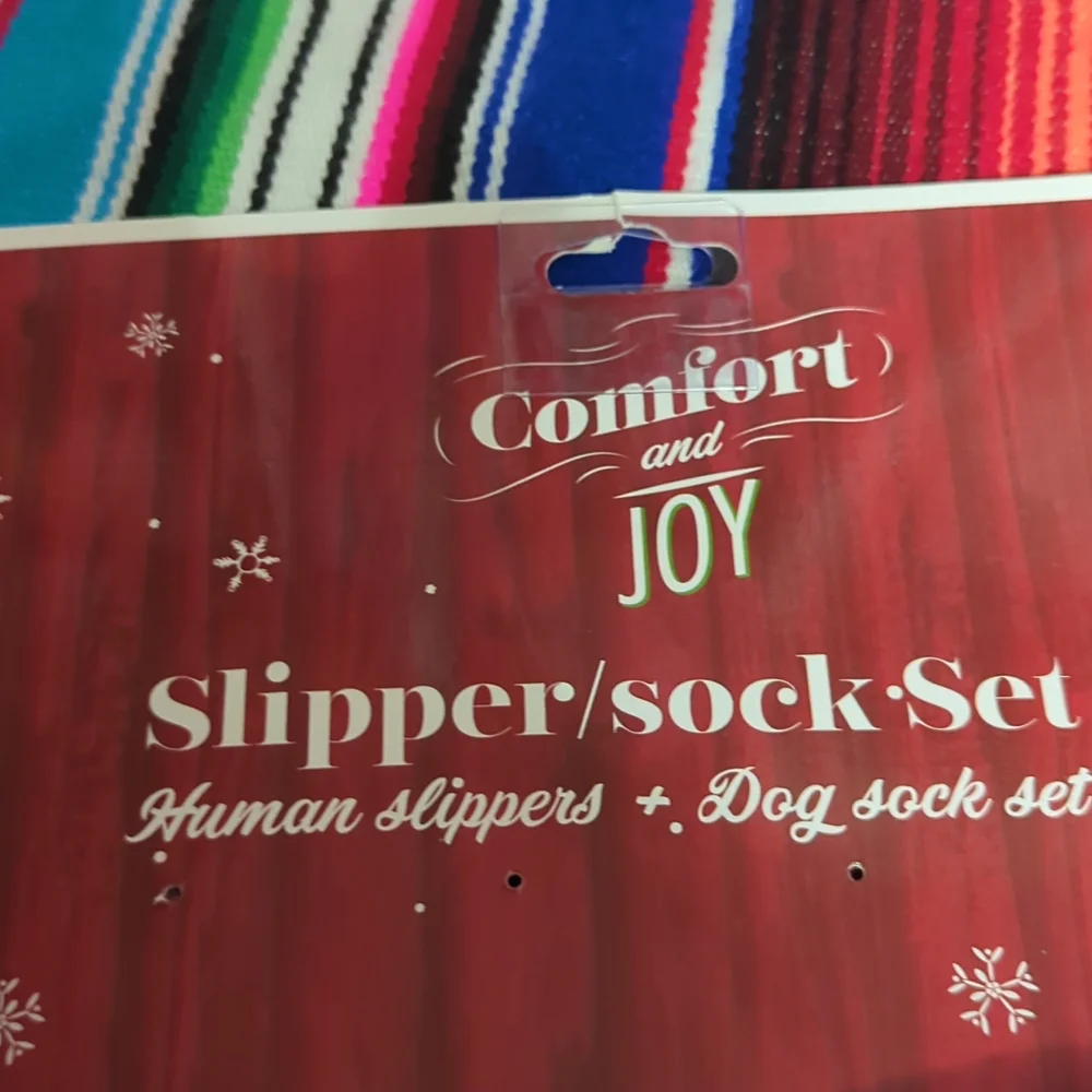 Human Slippers + Dog Slippers Socks Set - Picture 3 of 5